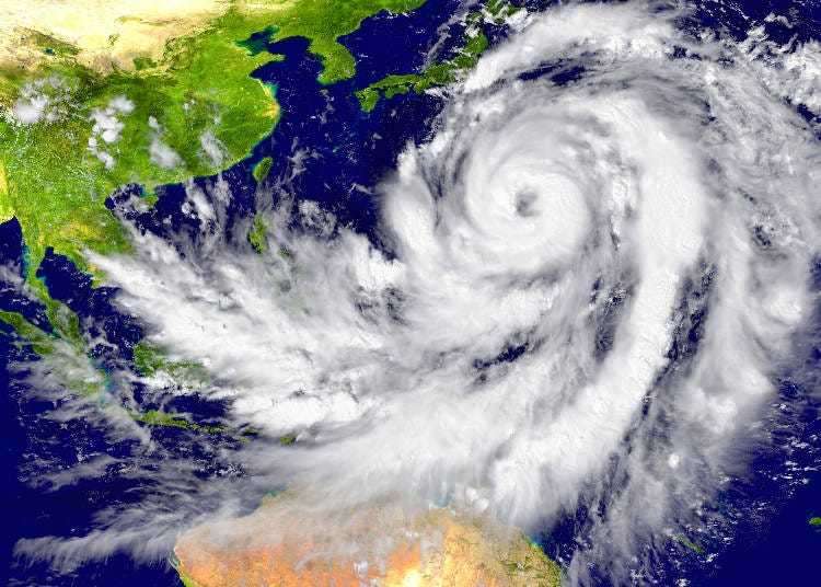 日本旅行中に台風が発生したらどうする?ゲリラ豪雨の場合は?注意点や対策、過ごし方を徹底解説
