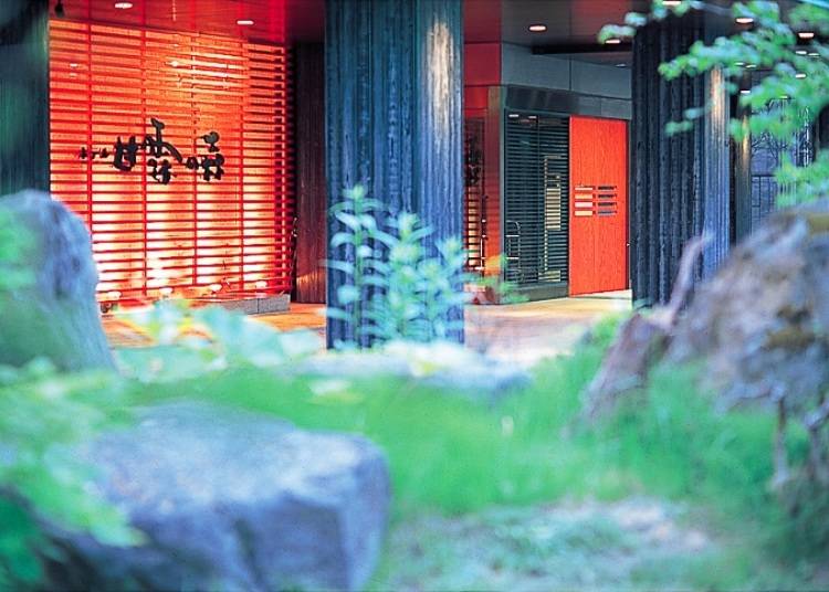 3.ニセコ昆布温泉 ホテル甘露の森:ニセコの森との一体感を味わえる天空露天風呂