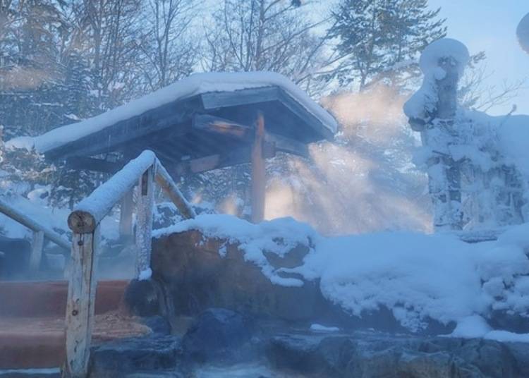 ▲ひんやりした雪の季節にポカポカな温泉は最高！
