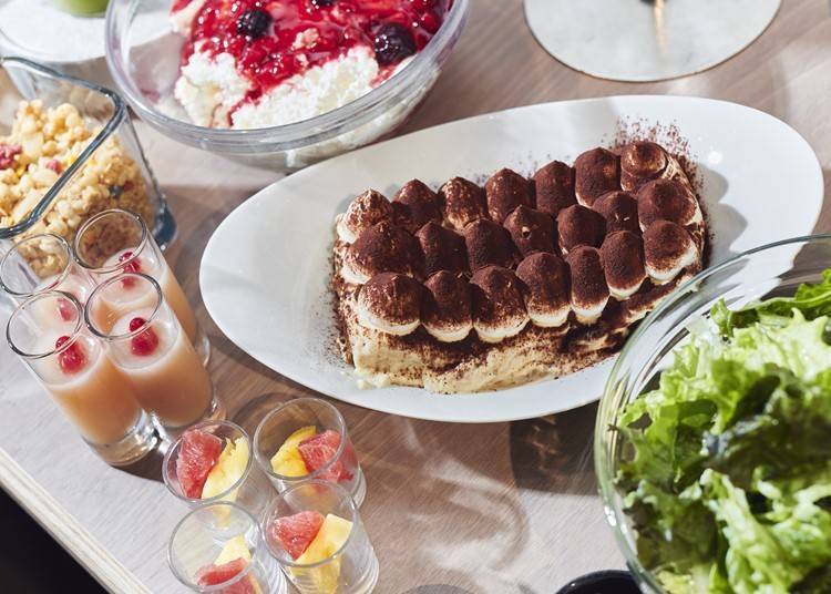 The chef-patissier's Petit Desserts are diverse and delicious!
