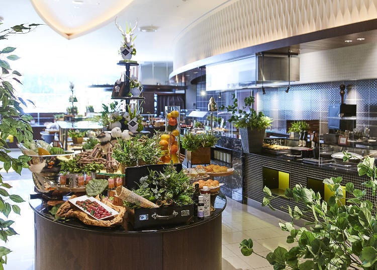 Glass Seasons on the first floor has a bright, welcoming atmosphere with plenty of natural sunlight.