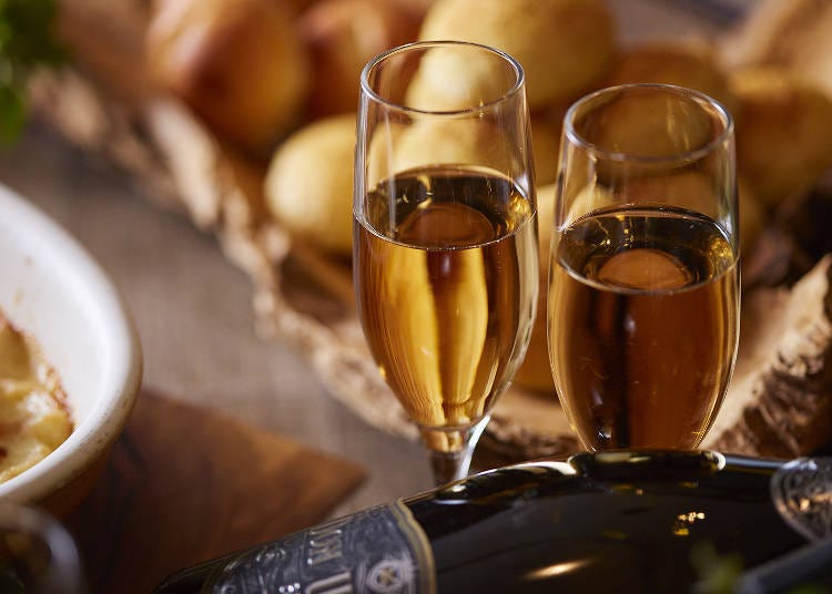 You can also enjoy free-flowing sparkling wine.