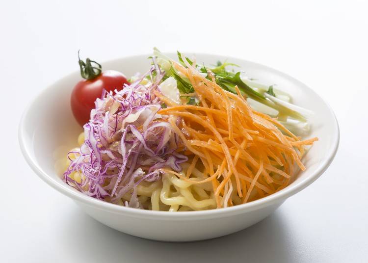 ▲札幌グランドホテルが発祥のご当地グルメ、ラーメンサラダ